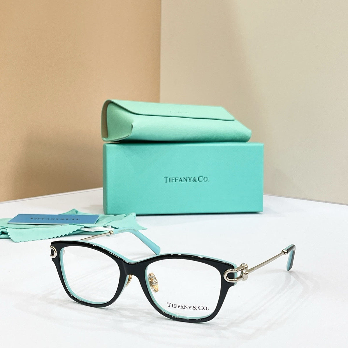 Tiffany & Co. Sunglasses – OTF 2266F