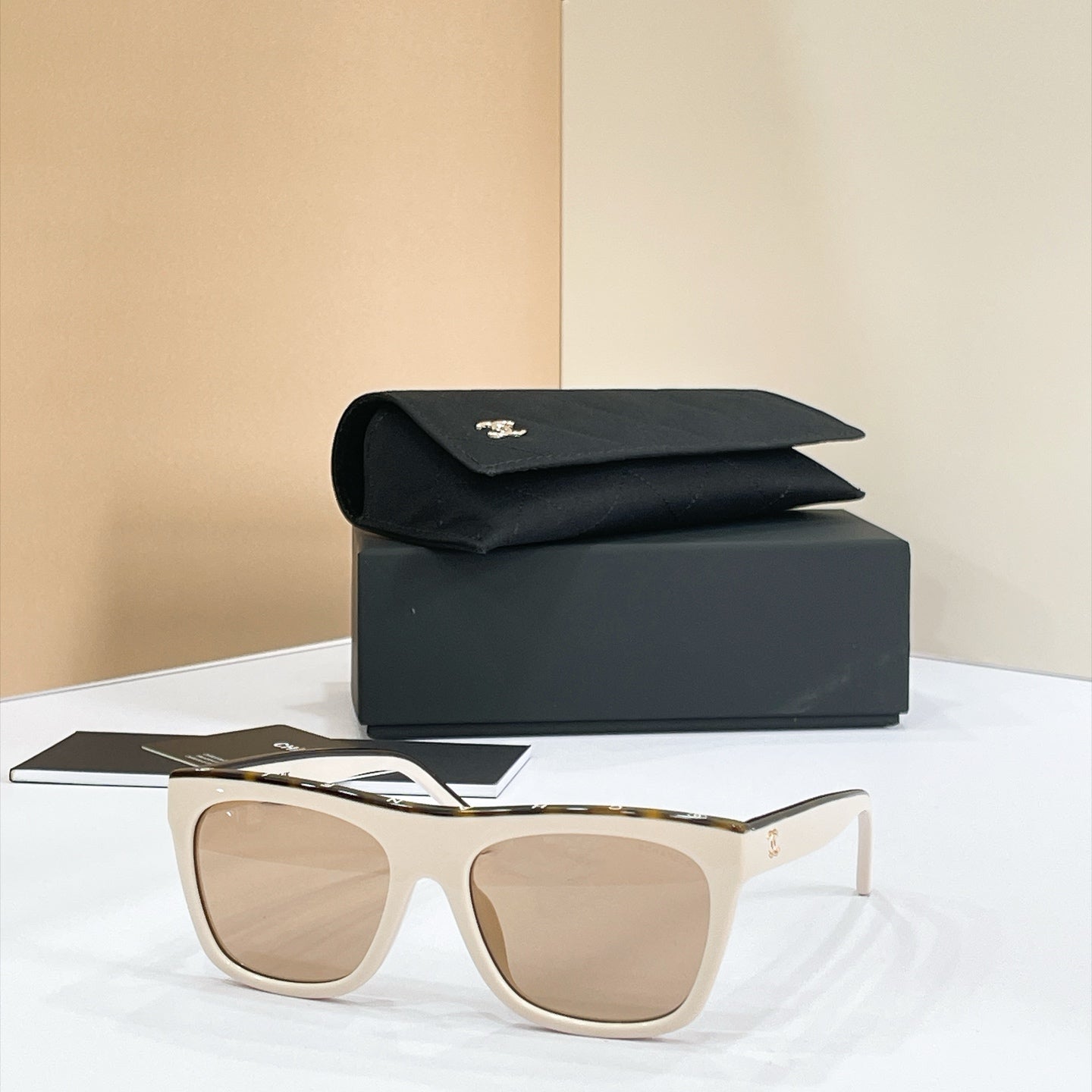 Chanel Sunglasses – 5569