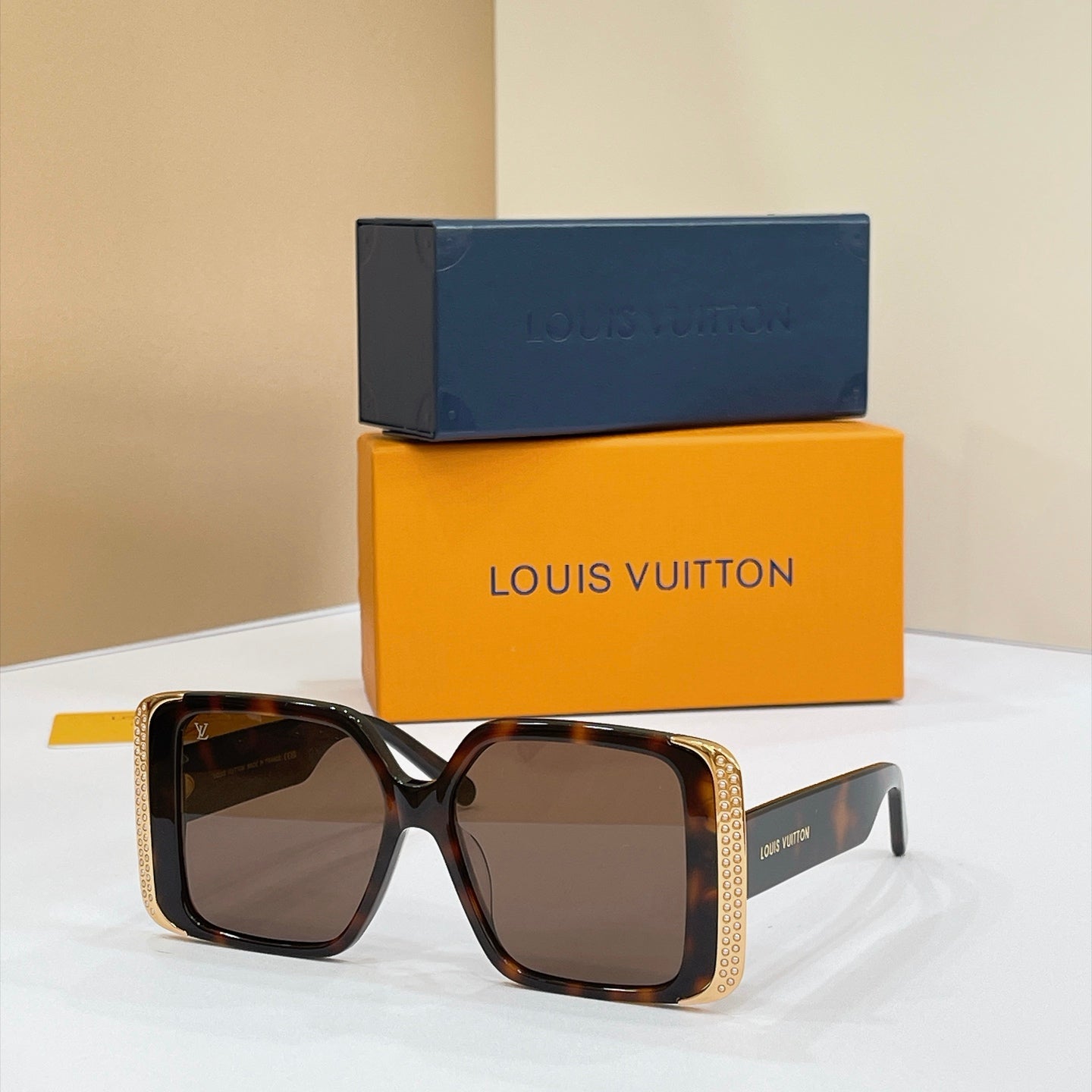 Louis Vuitton Sunglasses – Z1998W