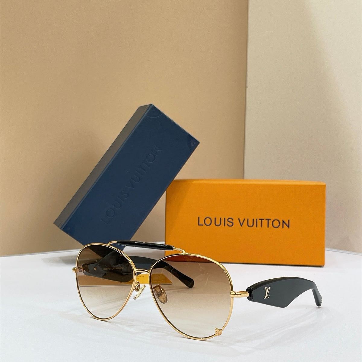 Louis Vuitton Sunglasses – Z3462U